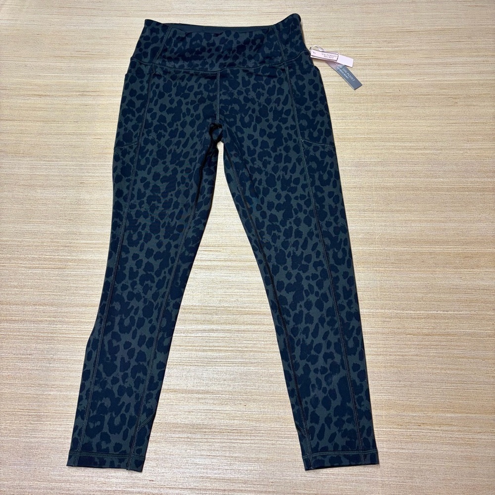 NEW Victoria's Secret Flow On Point Pocket Leggings Women 10 Green Black Cheetah - Picture 2 of 13